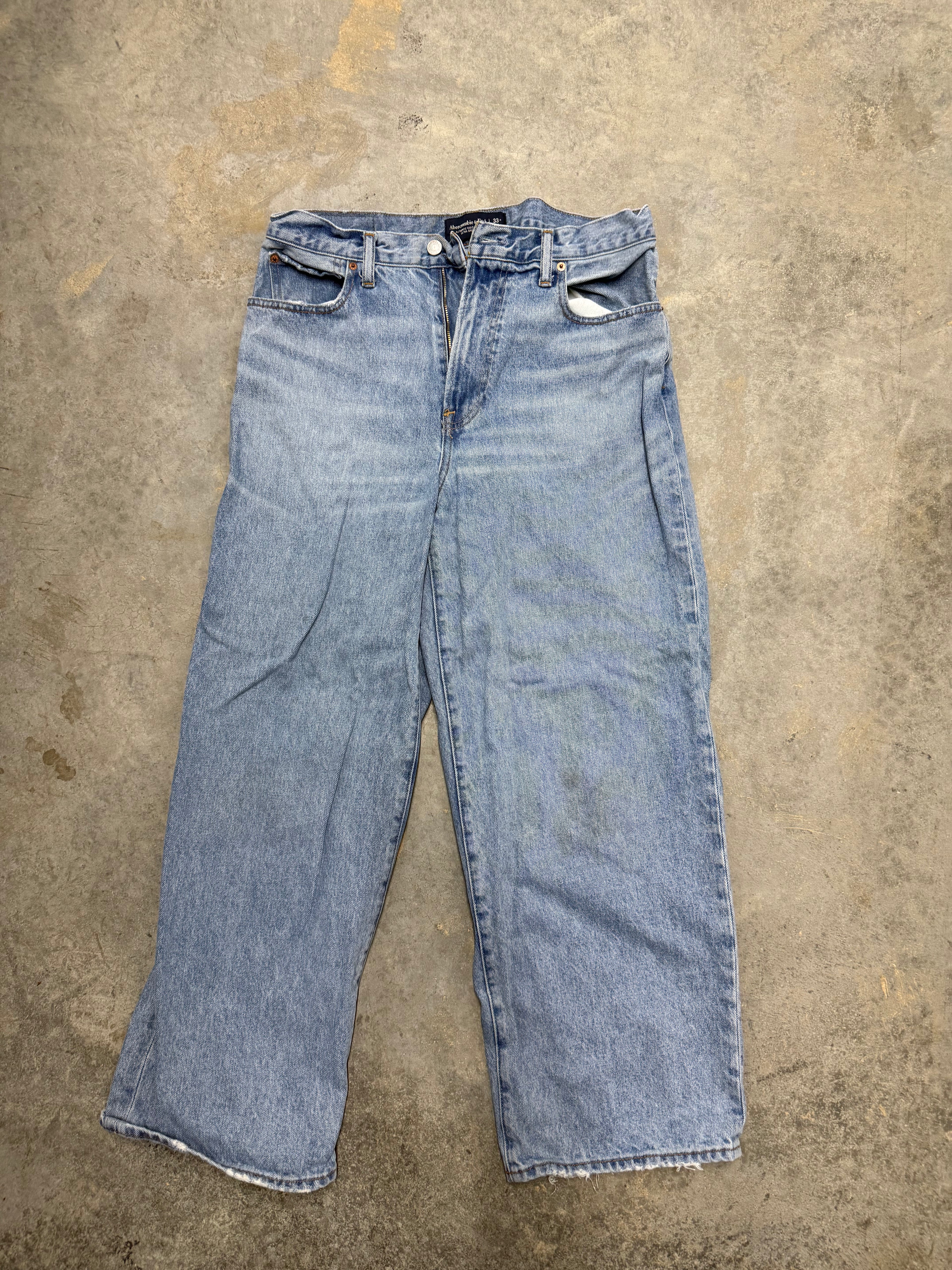 Abercrombie & Fitch Loose Fit Light Wash Jeans