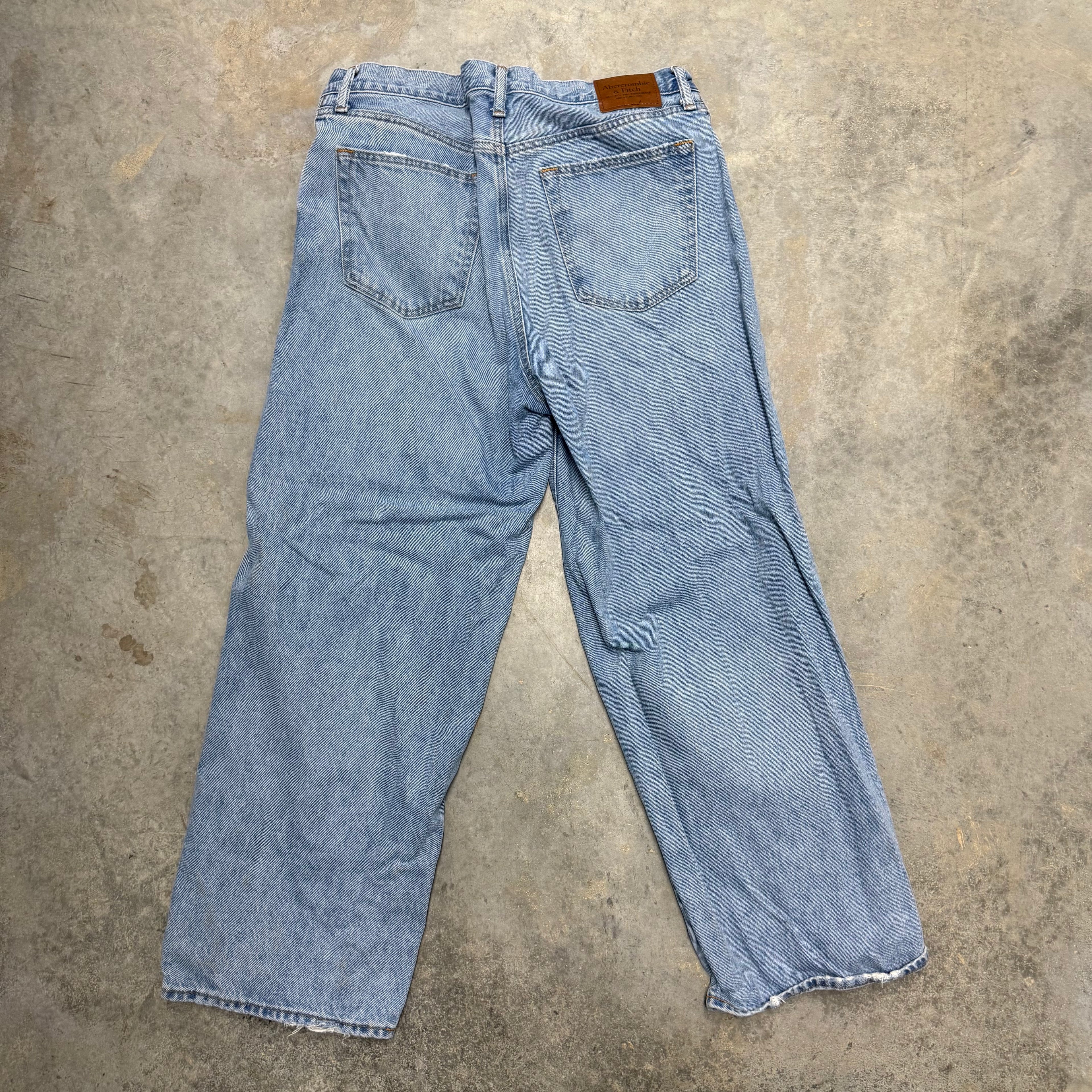 Abercrombie & Fitch Loose Fit Light Wash Jeans